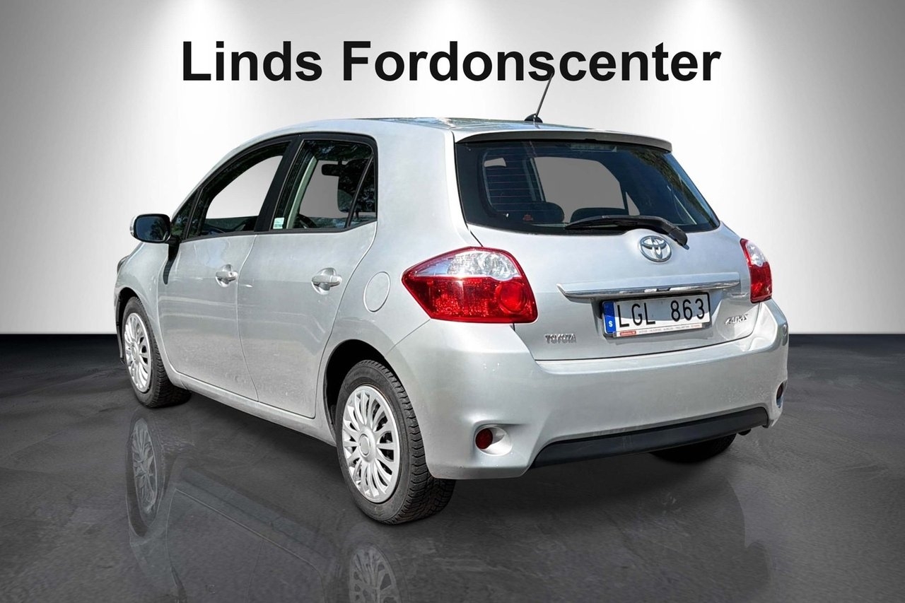 Toyota Auris 2011, bild 6/9