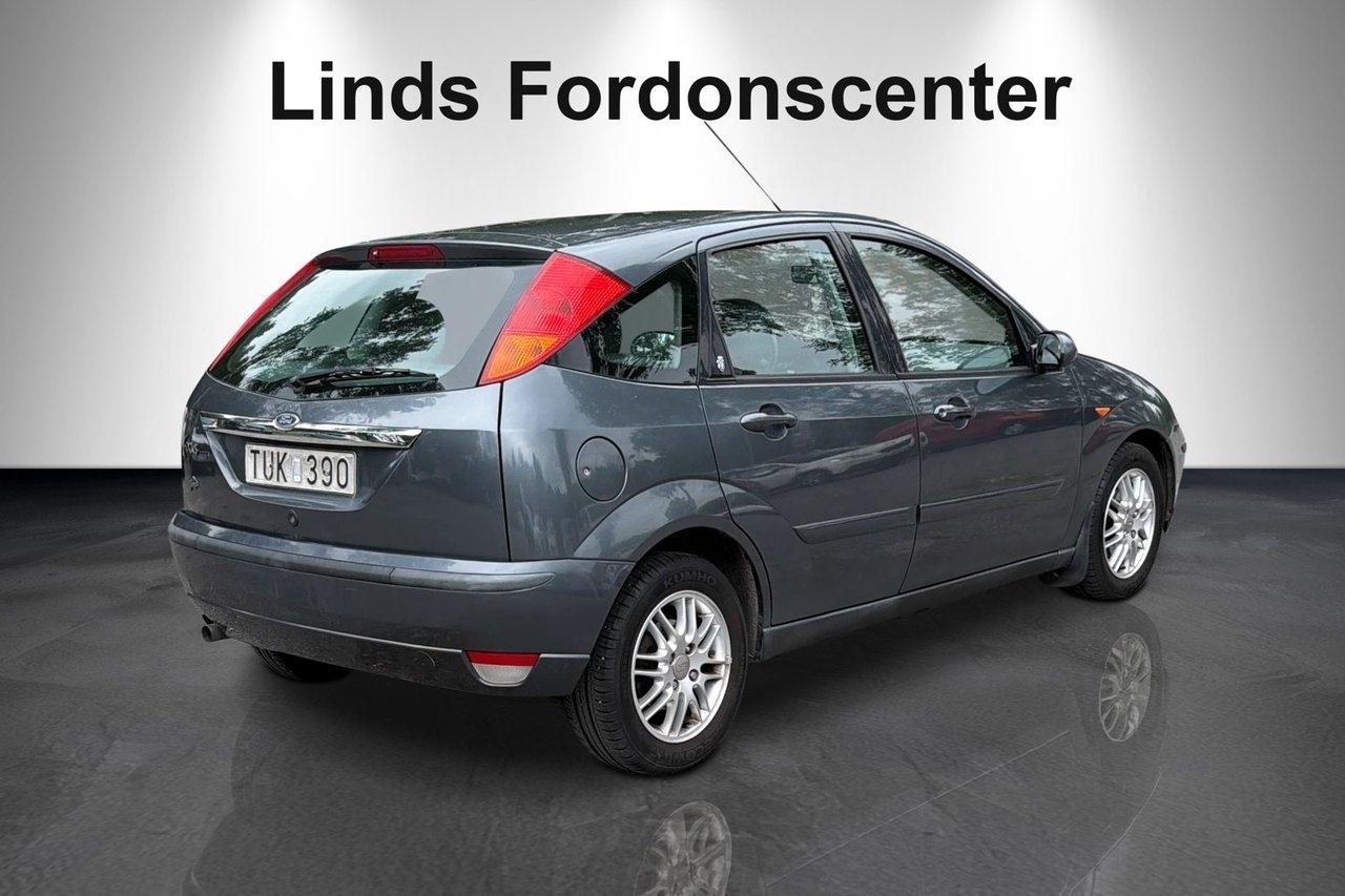 Ford Focus 5-dörrars 2003, bild 4/7