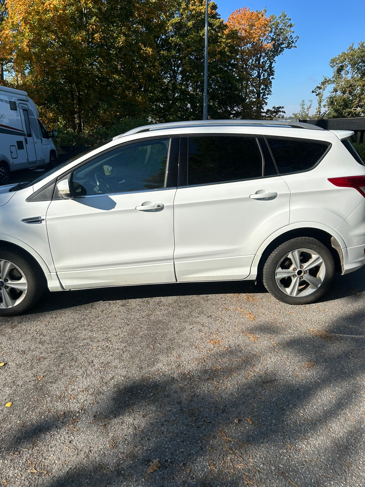 Ford Kuga 2.0 TDCi AWD Powershift 2016, bild 2/13