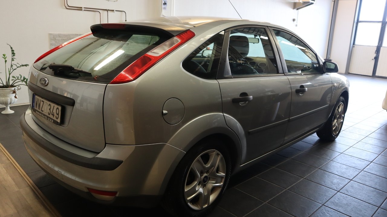 Ford Focus 5-dörrars 1.6 Ti-VCT Euro 4 2005, bild 4/6
