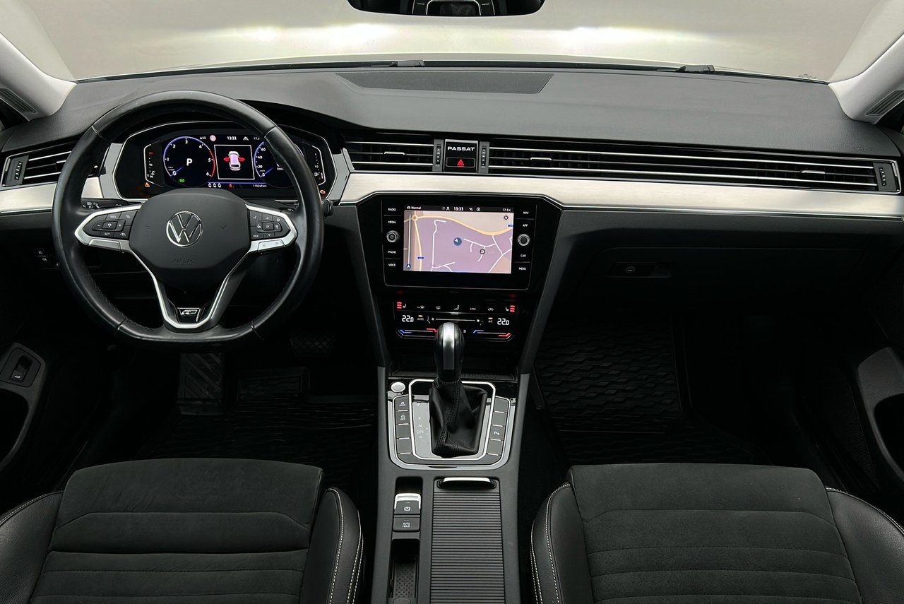Volkswagen Passat 2022, bild 6/30