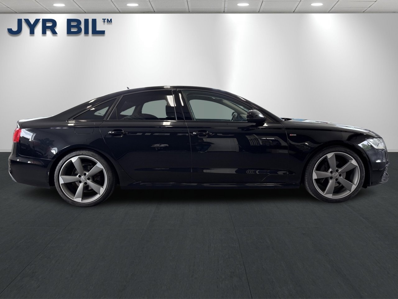 Audi A6 Sedan 3.0 TDI V6 Q S-line 2014, bild 2/21