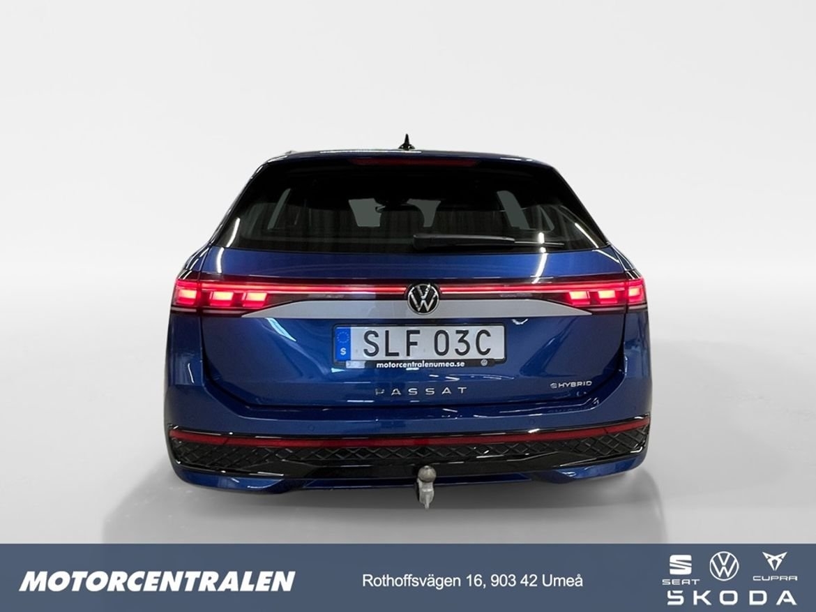 Volkswagen Passat 2024, photo 5/21