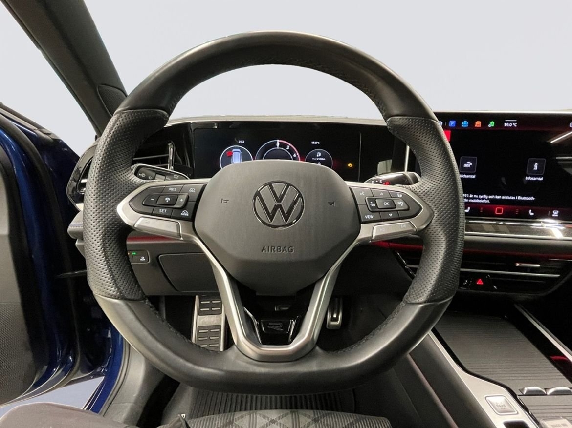 Volkswagen Passat 2024, photo 7/21
