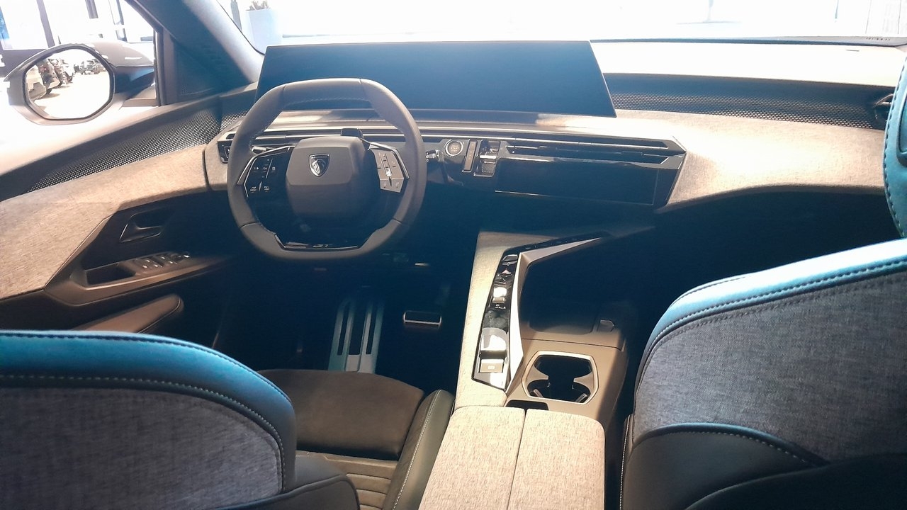 Peugeot e-5008 Dual Motor 2026, bild 7/9