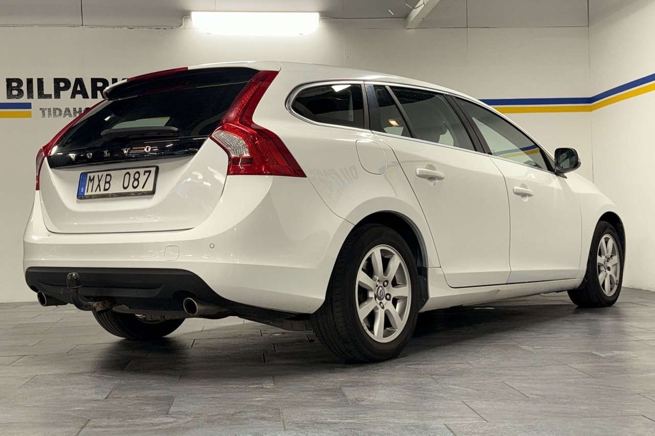 Volvo V60 2013, photo 6/23