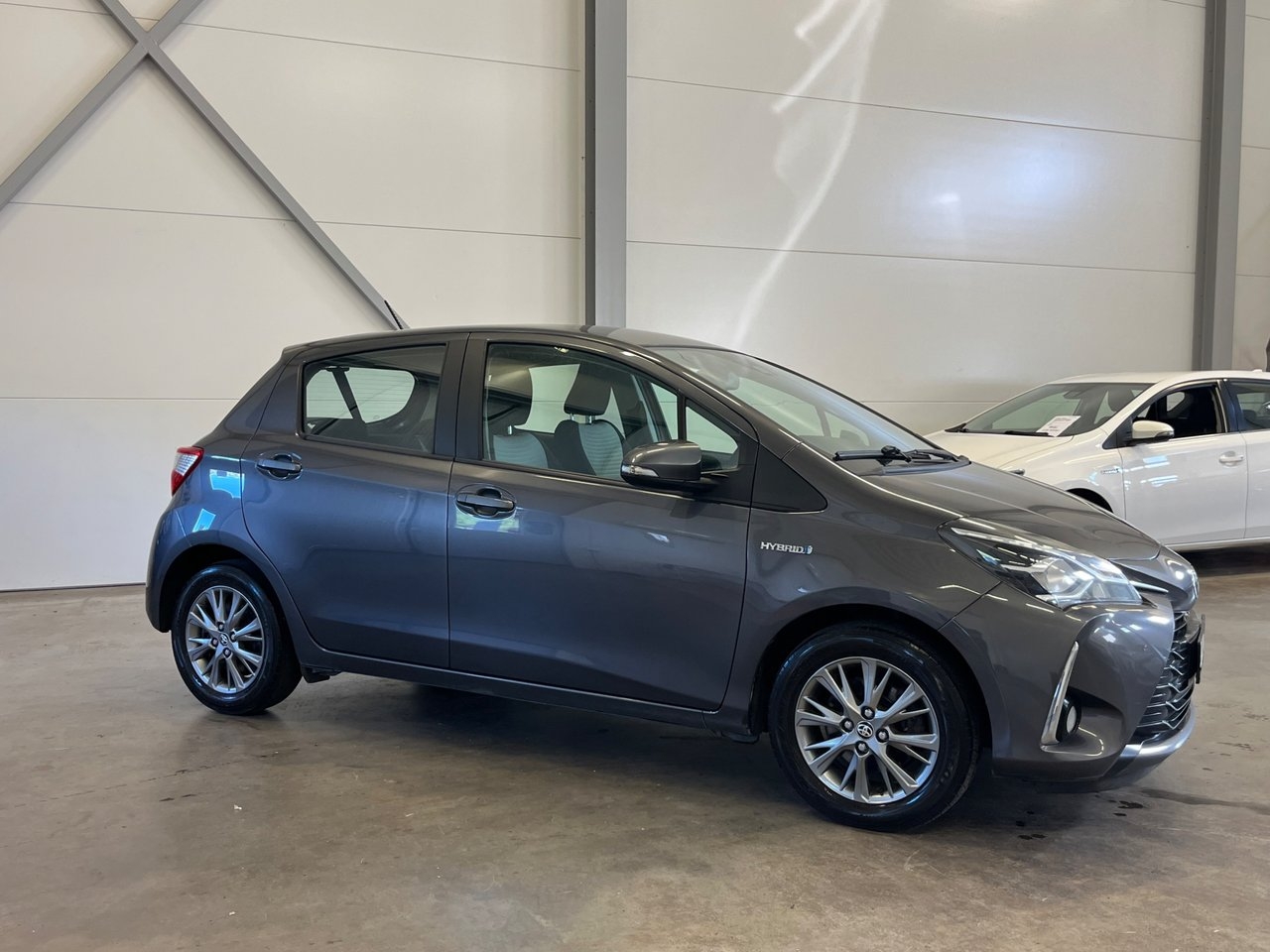 Toyota Yaris 2017, bild 2/12
