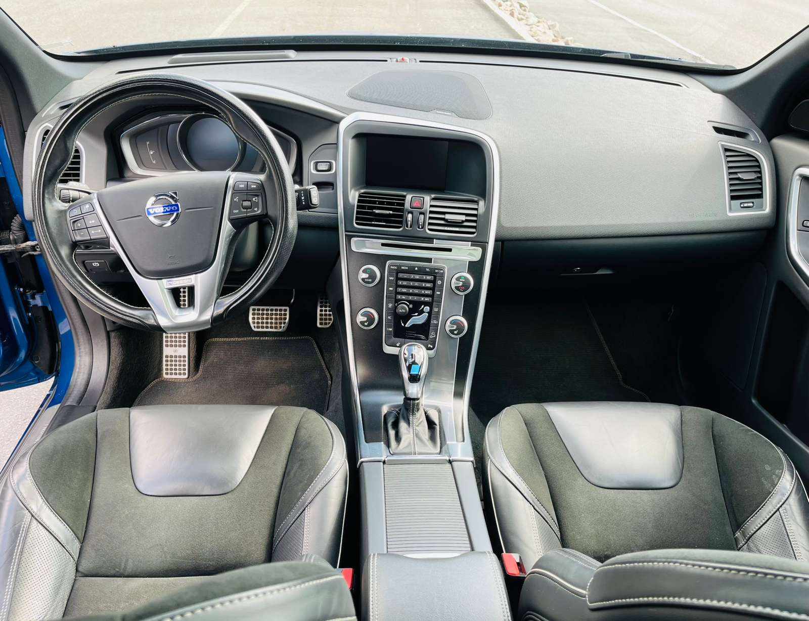 Volvo XC60 D4 AWD Geartronic 2017, bild 2/10