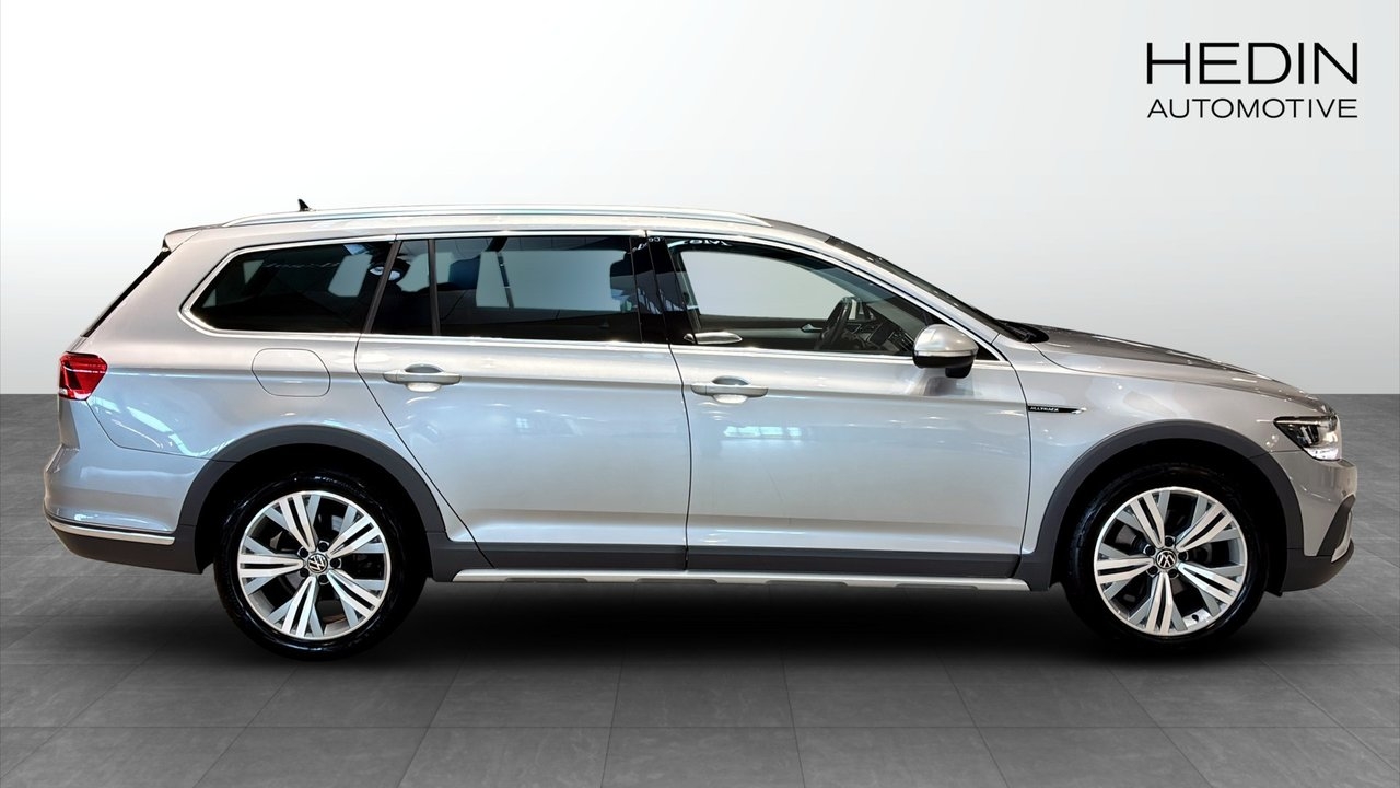 Volkswagen Passat Alltrack 2.0 2024, photo 6/10