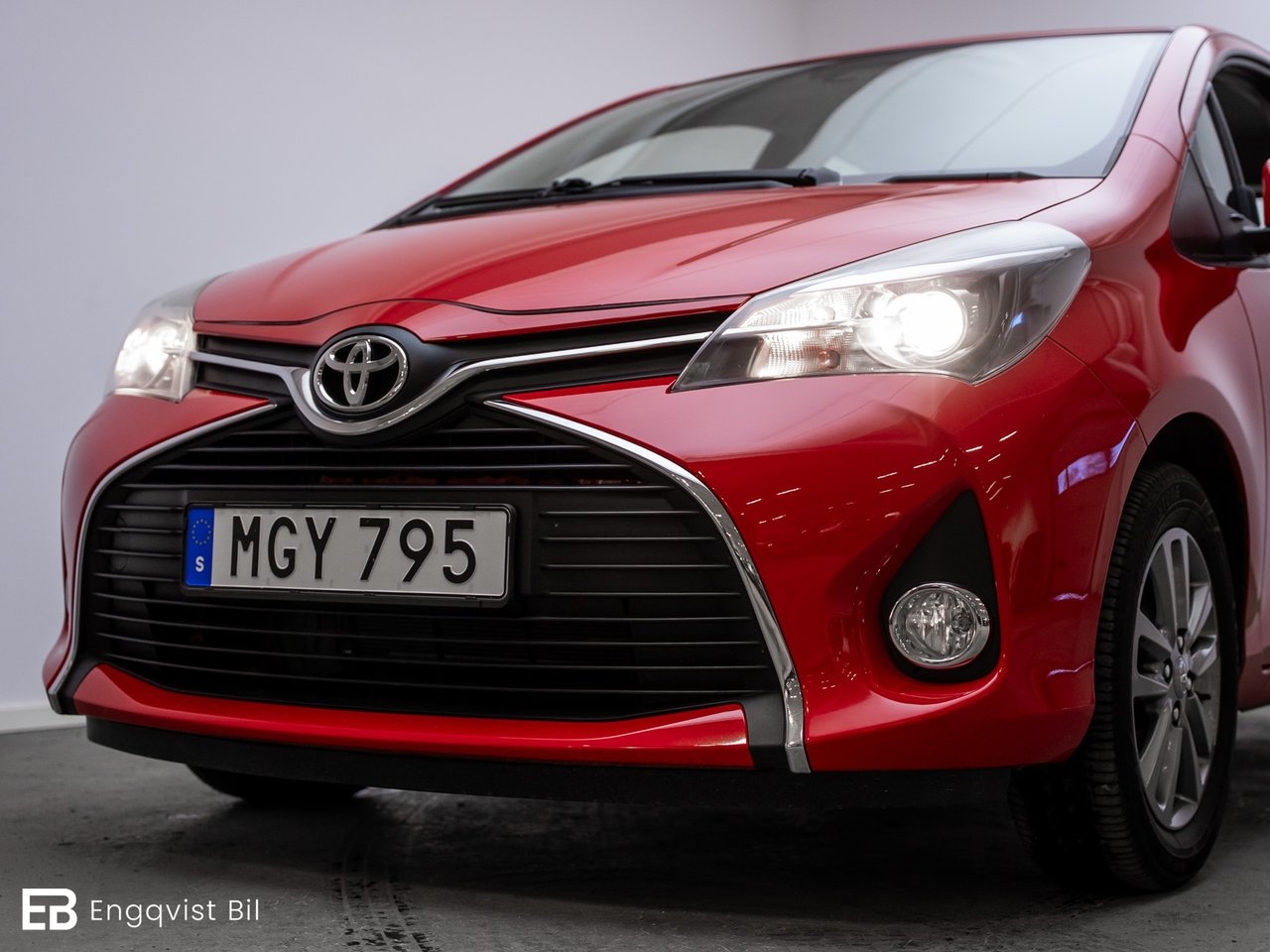 Toyota Yaris 2016, photo 2/10