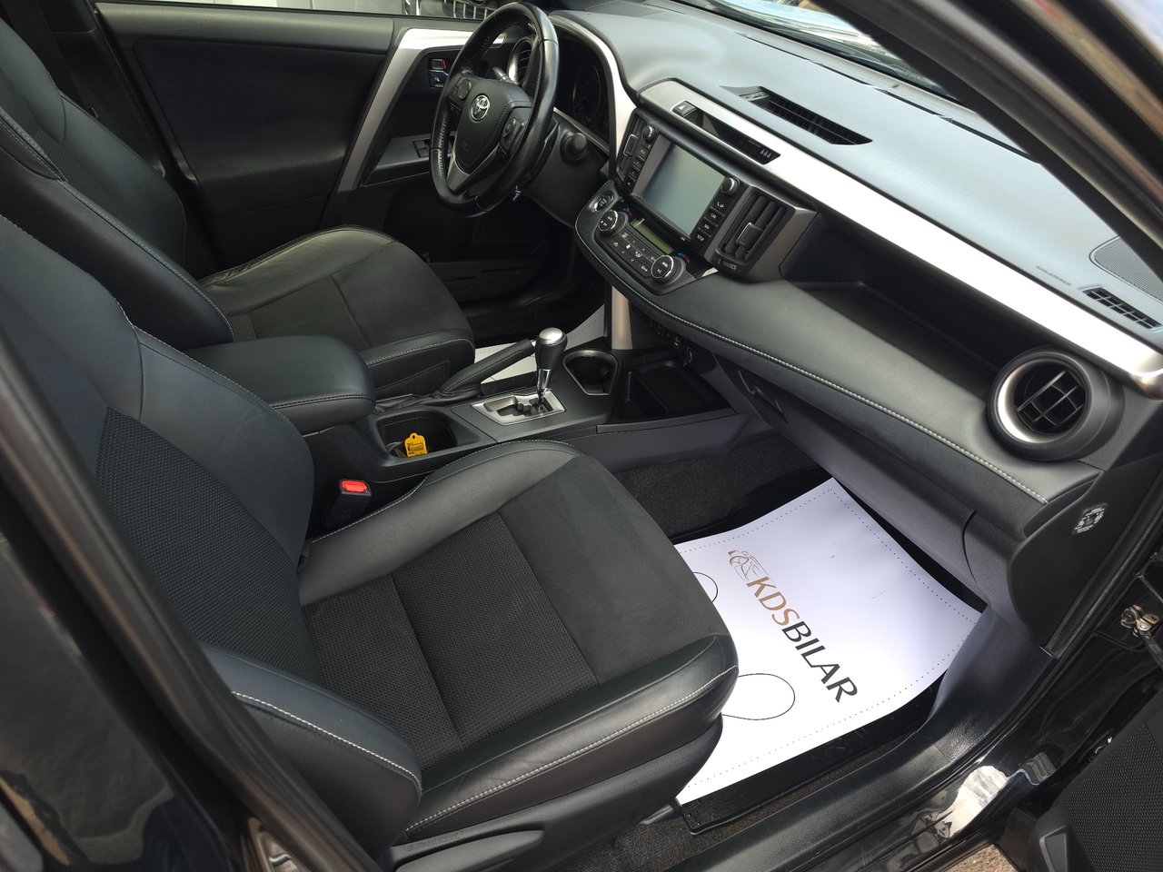 Toyota RAV4 2016, bild 7/10