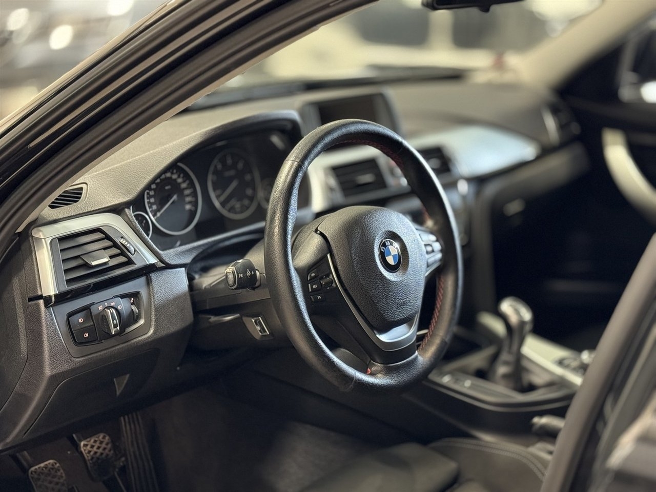 BMW 318 2016, bild 5/10