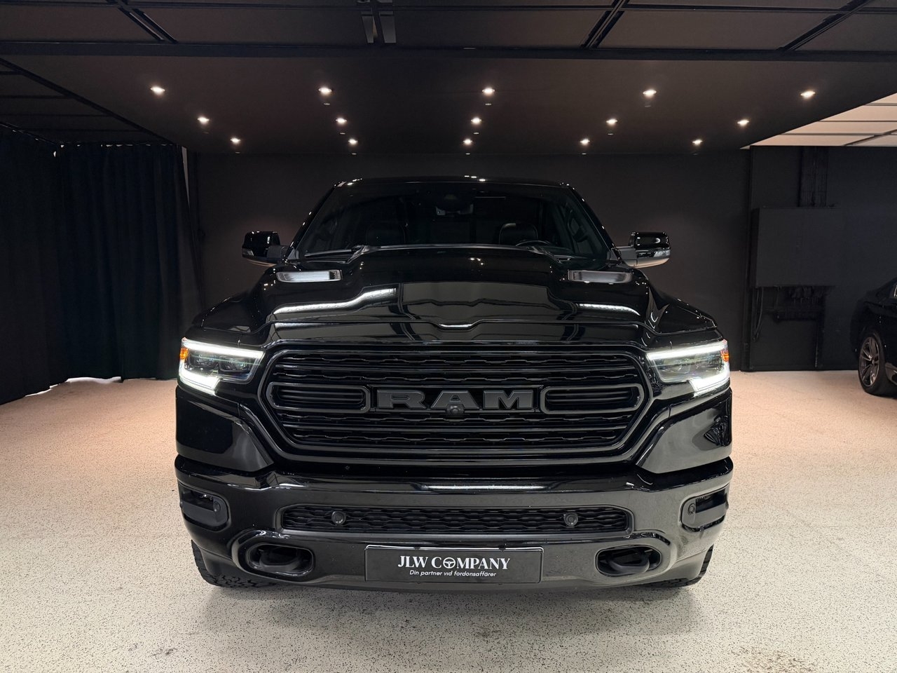 RAM 1500 Crew Cab 5.7 LIMITED NIGHT 2023, bild 2/10