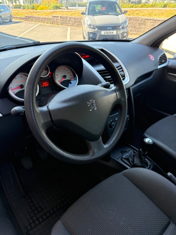 Peugeot 207 2010, bild 5/6