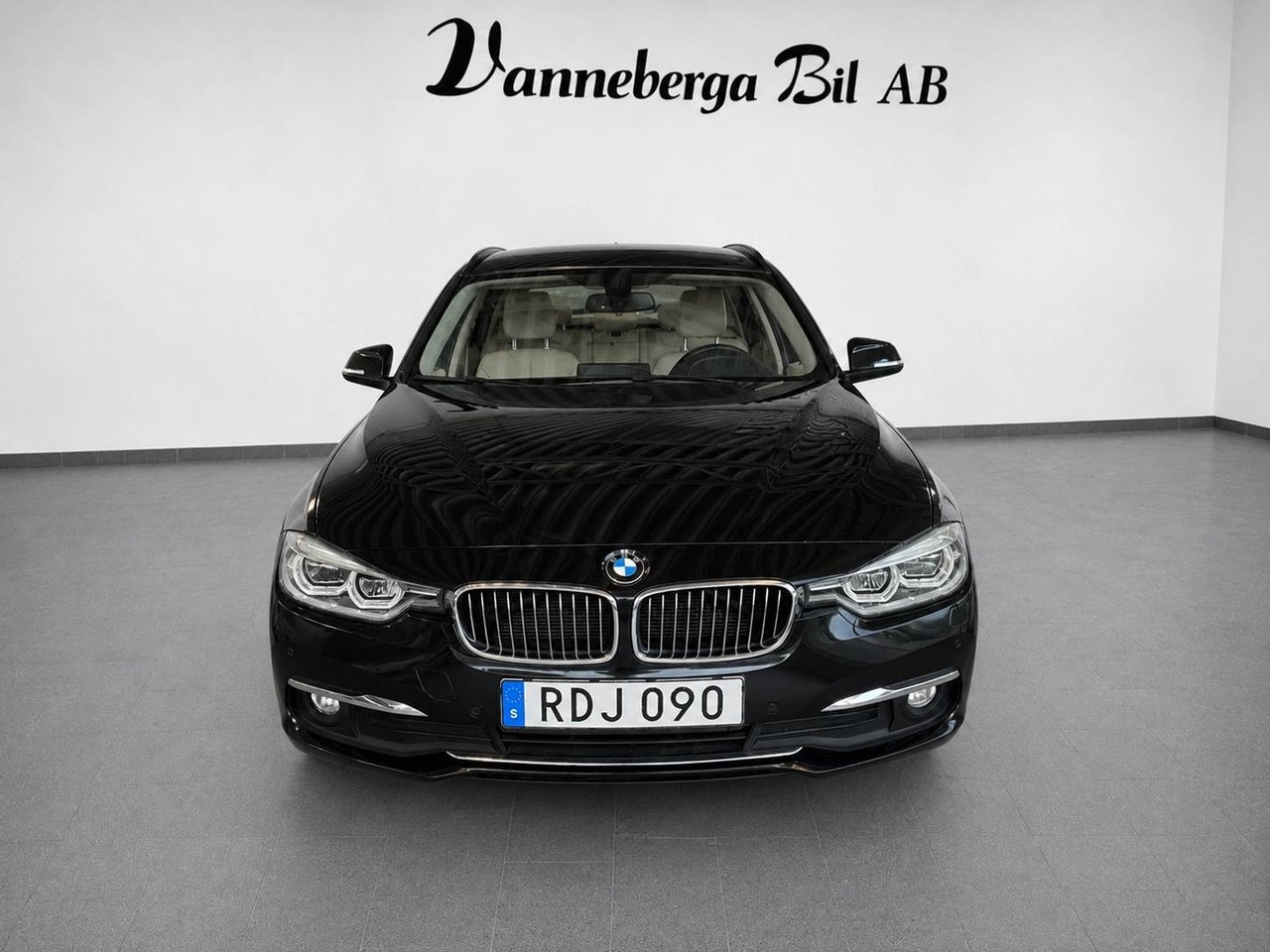 BMW 320 2016, bild 2/7