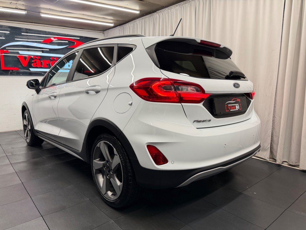 Ford Fiesta Active 1.0 l Rattvärme l B&O 2019, kuva 4/27