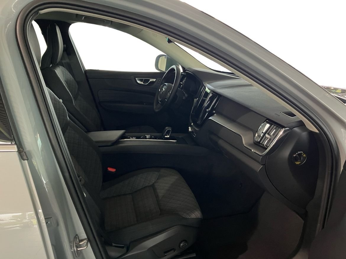 Volvo XC60 Recharge T6 II Core Edition 2024, bild 4/10
