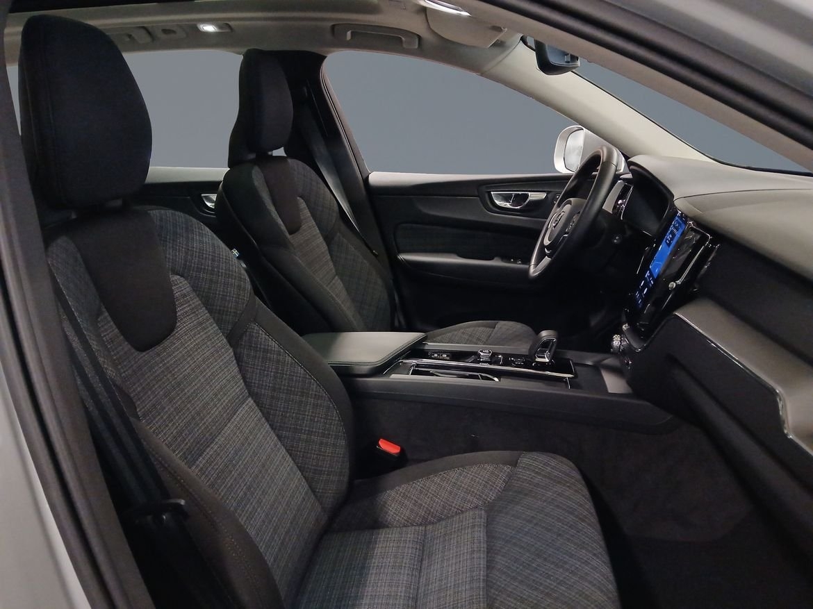 Volvo XC60 T6 AWD Core Special Edition 2025, bild 6/15