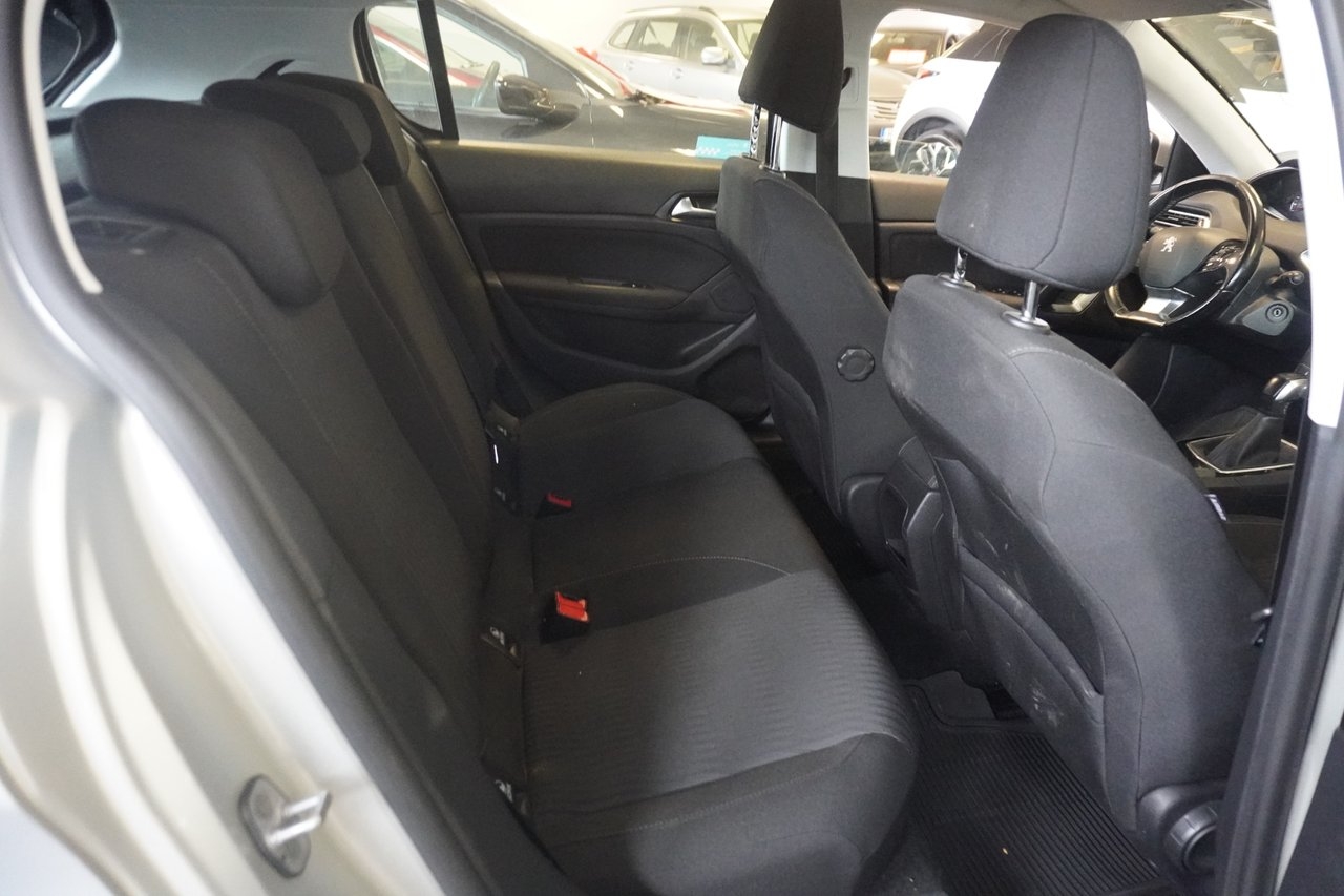 Peugeot 308 2017, bild 7/7