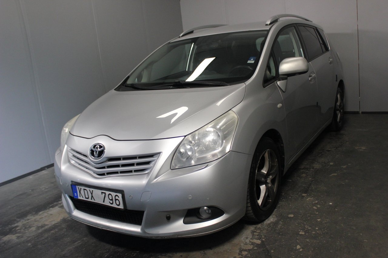 Toyota Verso 2.2 D-4D 7-sits Euro 5 2009, bild 2/23