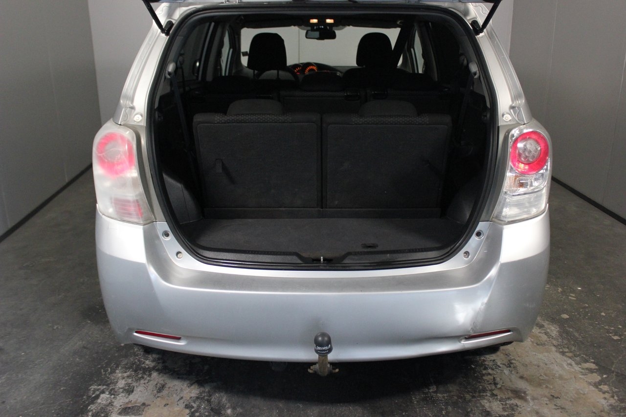 Toyota Verso 2.2 D-4D 7-sits Euro 5 2009, bild 7/23