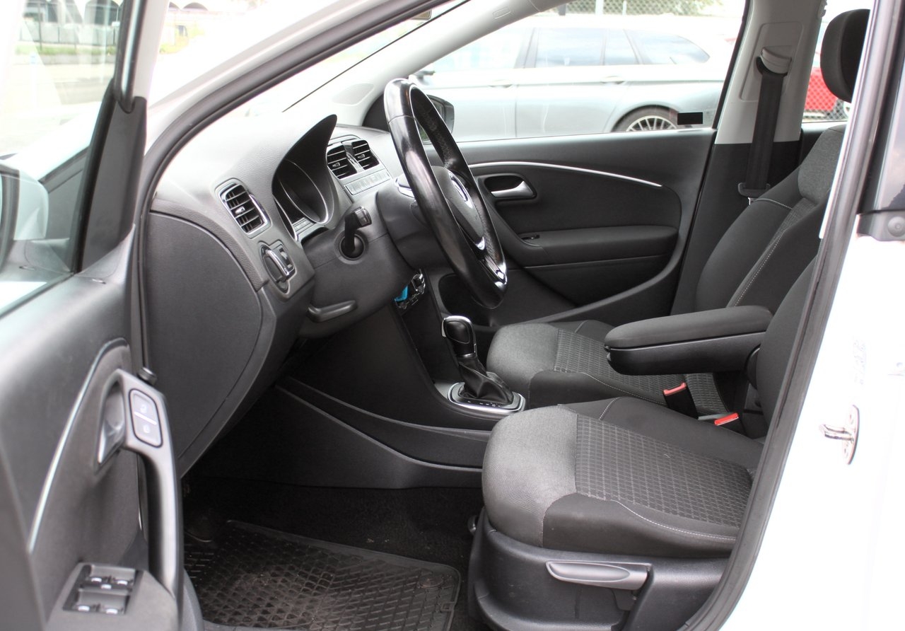 Volkswagen Polo 2016, bild 6/10