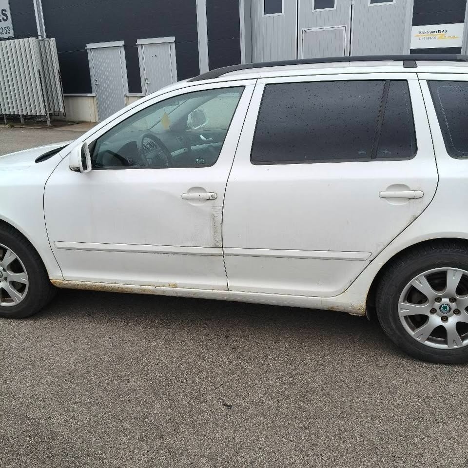 Skoda Octavia 2009, bild 7/9