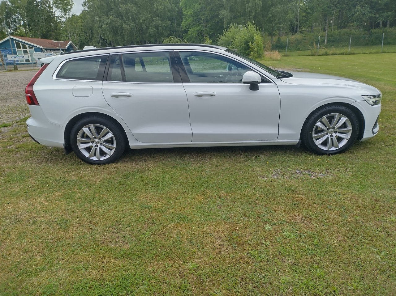 Volvo V60 2022, kuva 4/10