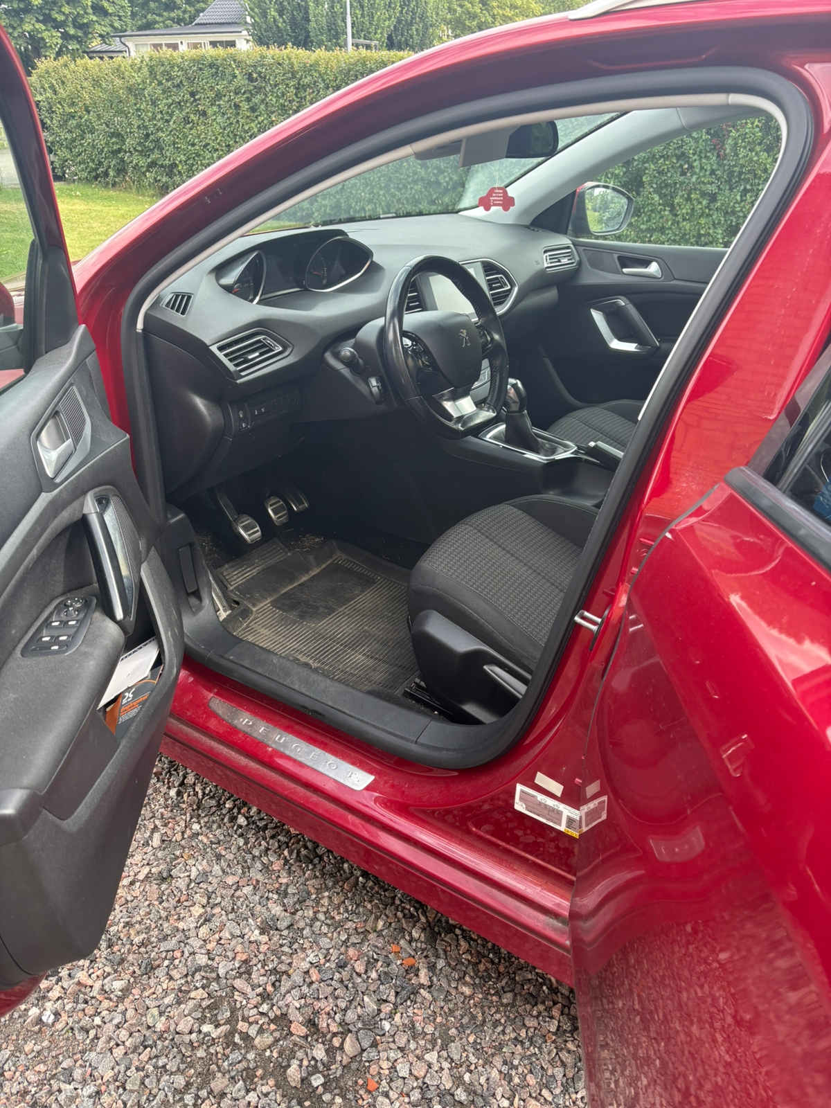Peugeot 308 SW 1.2 110 Manuell 2017, bild 5/9