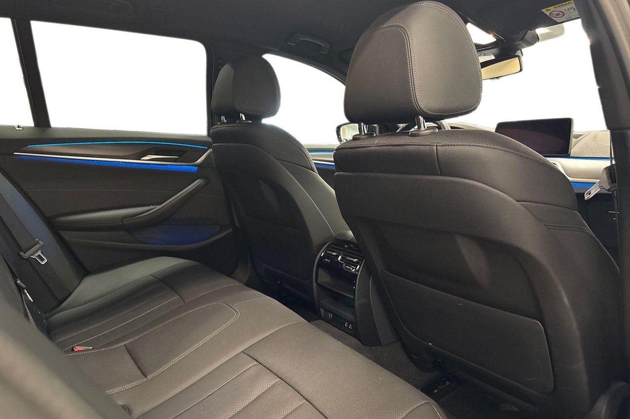 BMW 530 e xDrive Touring M-sport 2023, bild 7/18