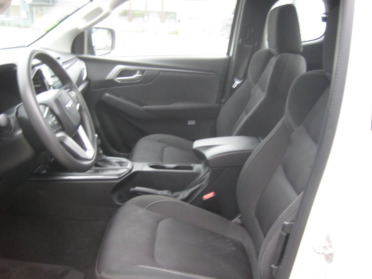 Isuzu Övriga Crew Cab 1.9 CNG 4WD Euro 6 2022, bild 6/10