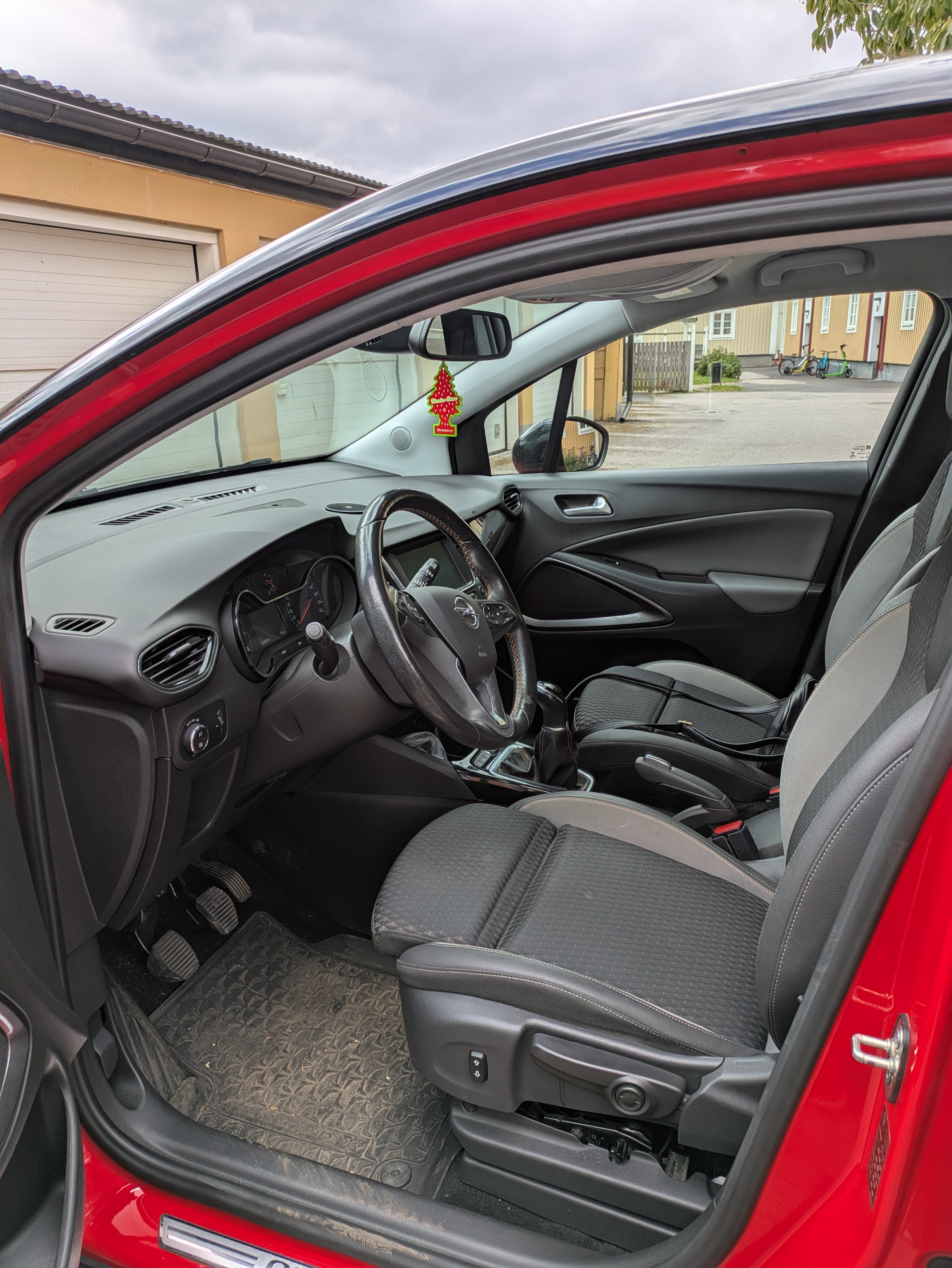 Opel Crossland X 1.2 Manuell 2017, bild 4/4