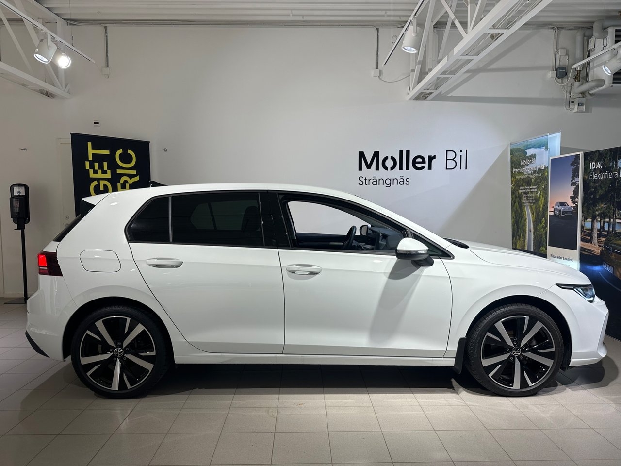 Volkswagen Golf 1.5 eTSI 150Hk DSG 2024, bild 2/14