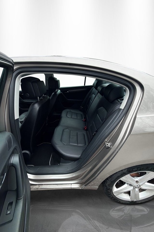 Volkswagen Passat 2014, kuva 6/6