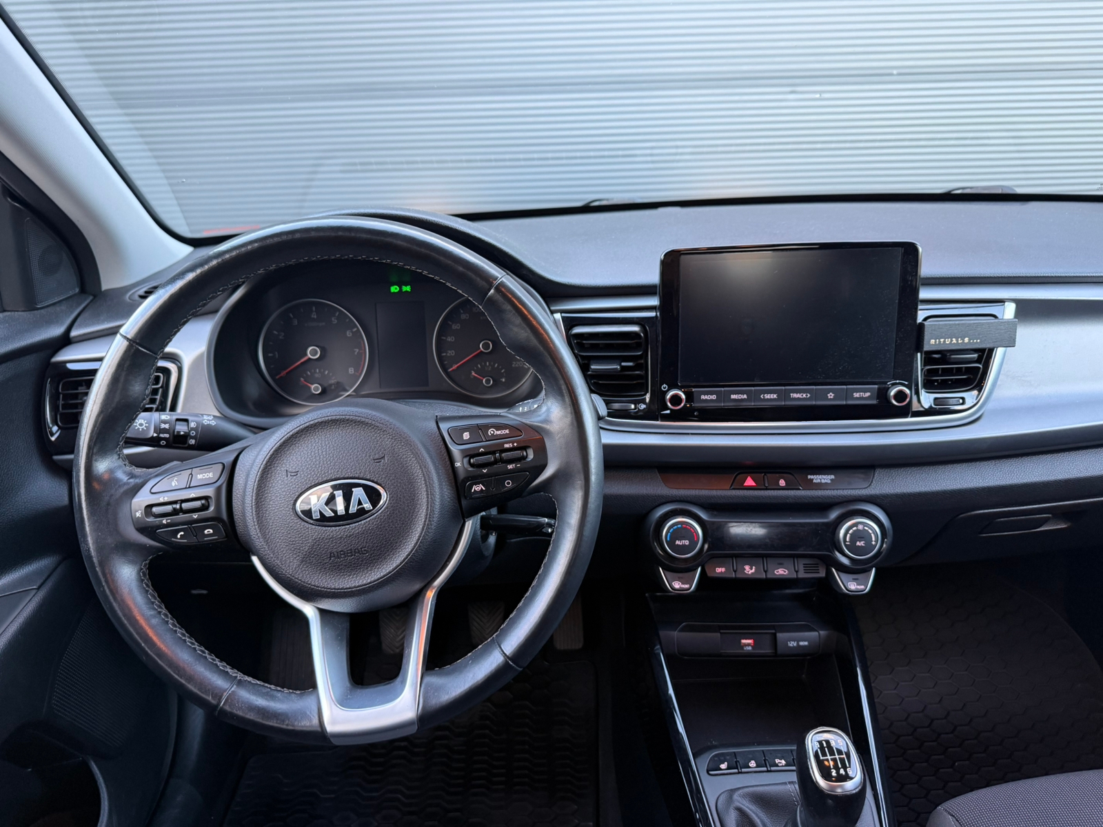 Kia Rio 1.0 T-GDI Manuell 2021, bild 6/9