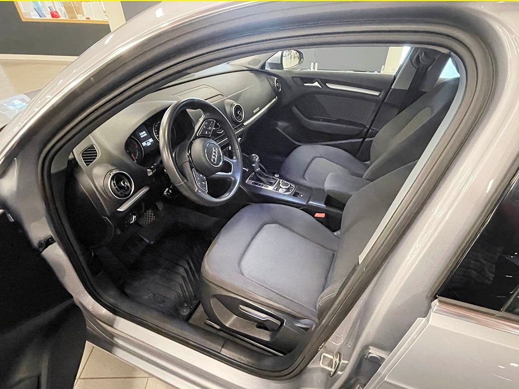 Audi A3 2019, photo 4/5