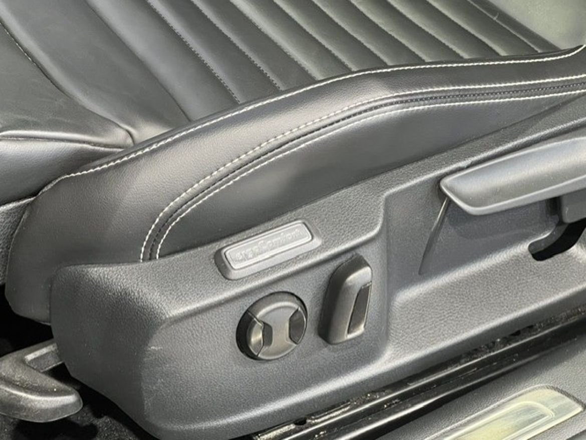 Volkswagen Passat 2021, photo 5/17