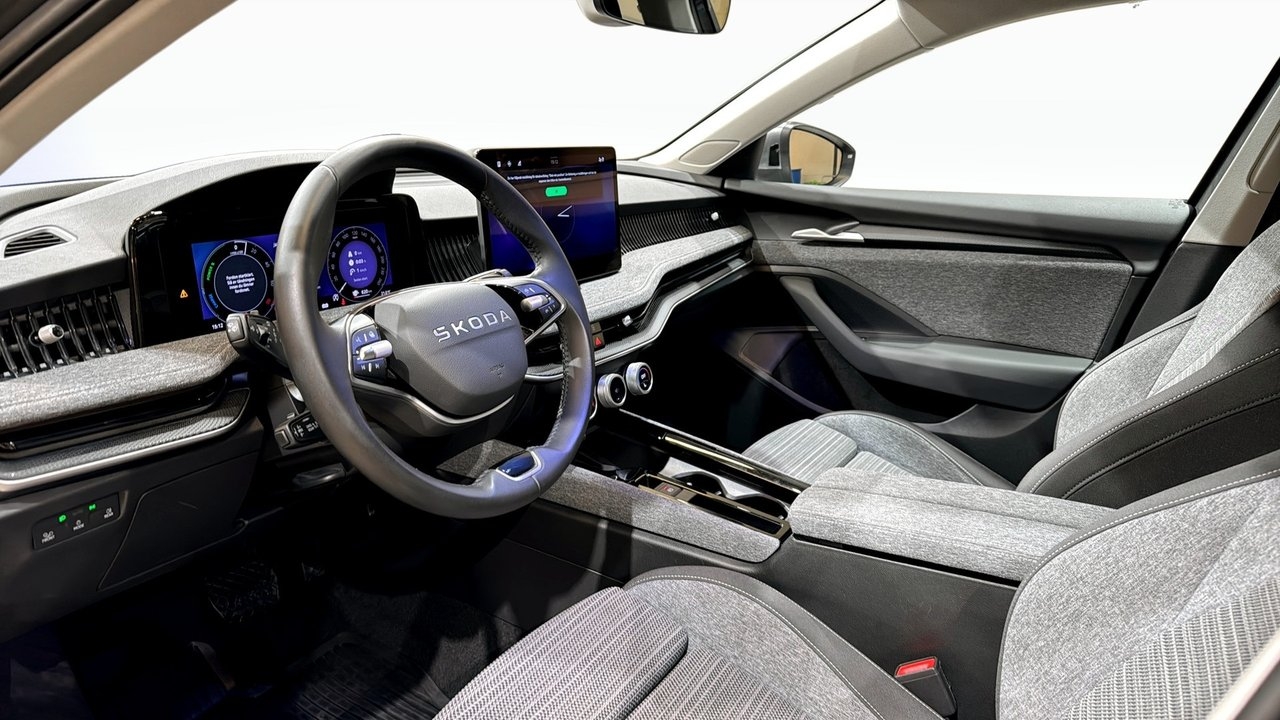 Skoda Superb Combi Selection iV DSG Drag 2025, bild 7/22