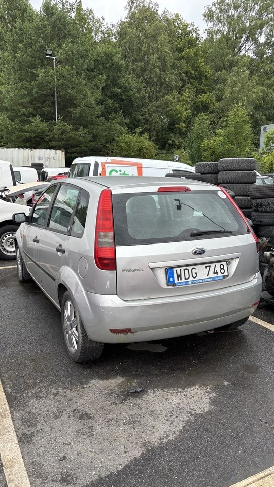 Ford Fiesta Repo Objekt 2004, kuva 2/4