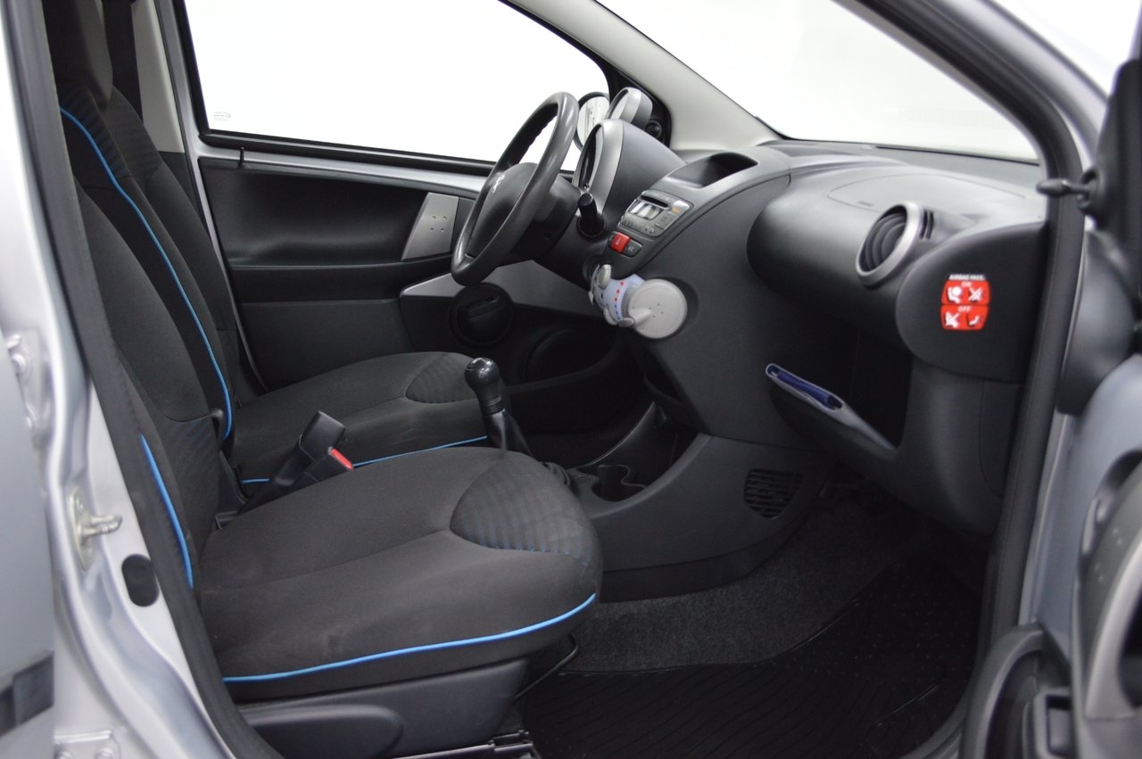 Peugeot 107 1.0 Active 68hk 2012, bild 7/10