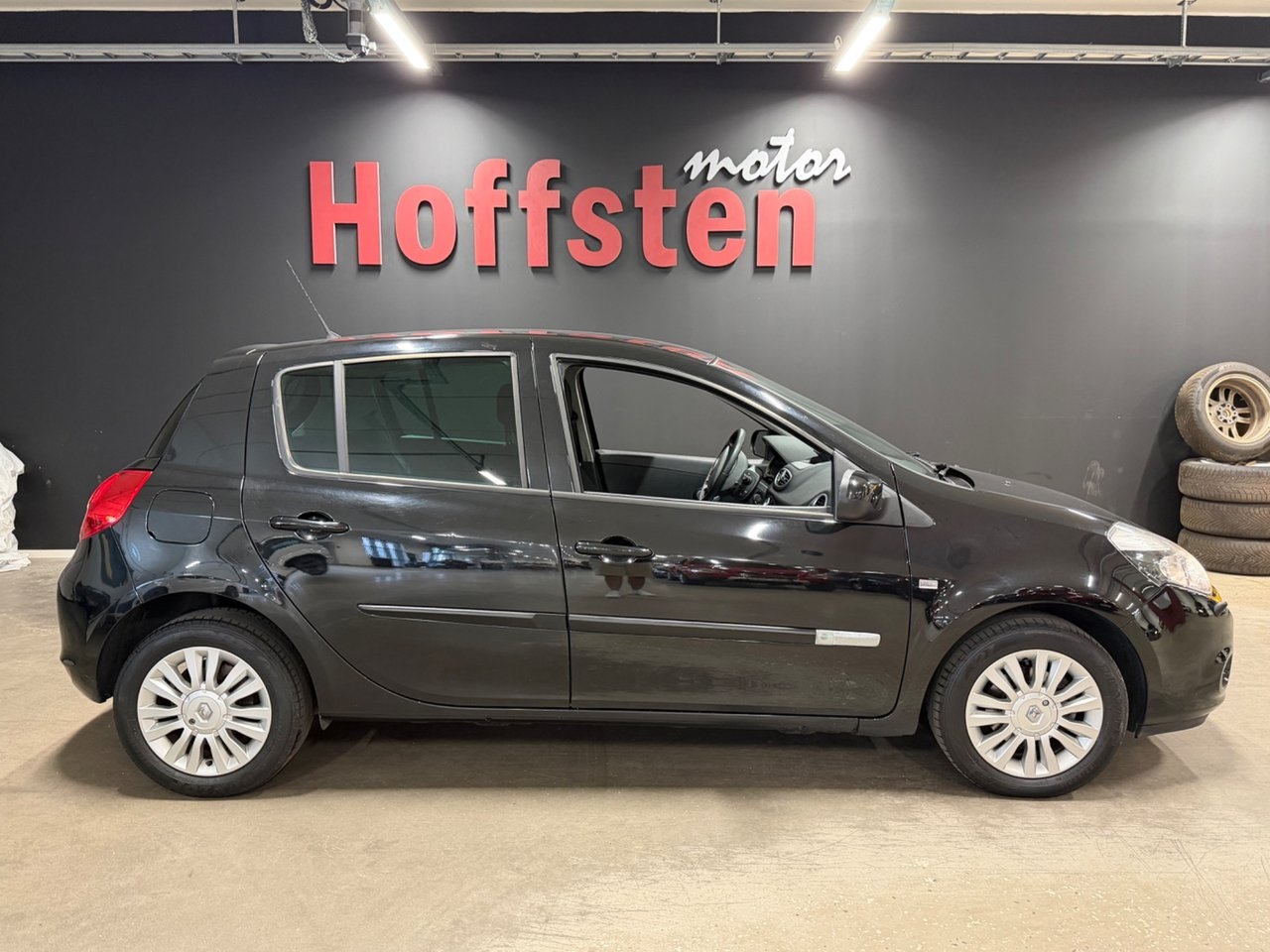 Renault Clio 5-dörrars Halvkombi 1.2 2013, bild 2/10