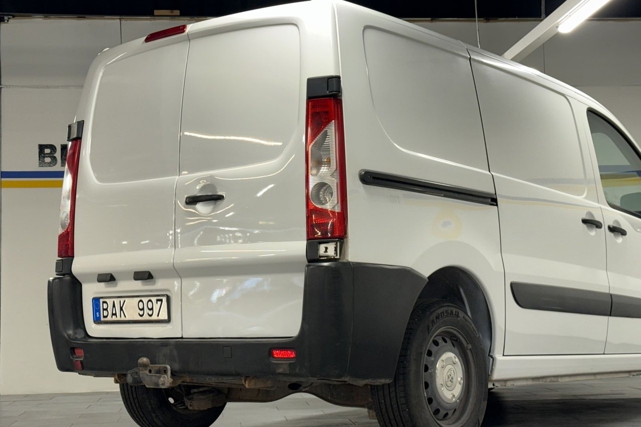 Toyota Proace Skåpbil 2.0 D-4D Euro 5 2013, bild 4/10