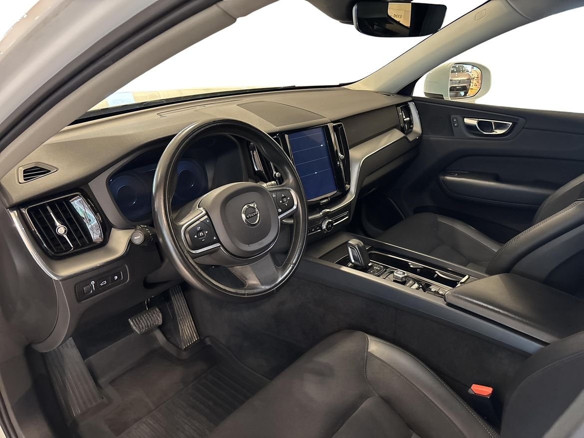 Volvo XC60 2020, photo 6/21