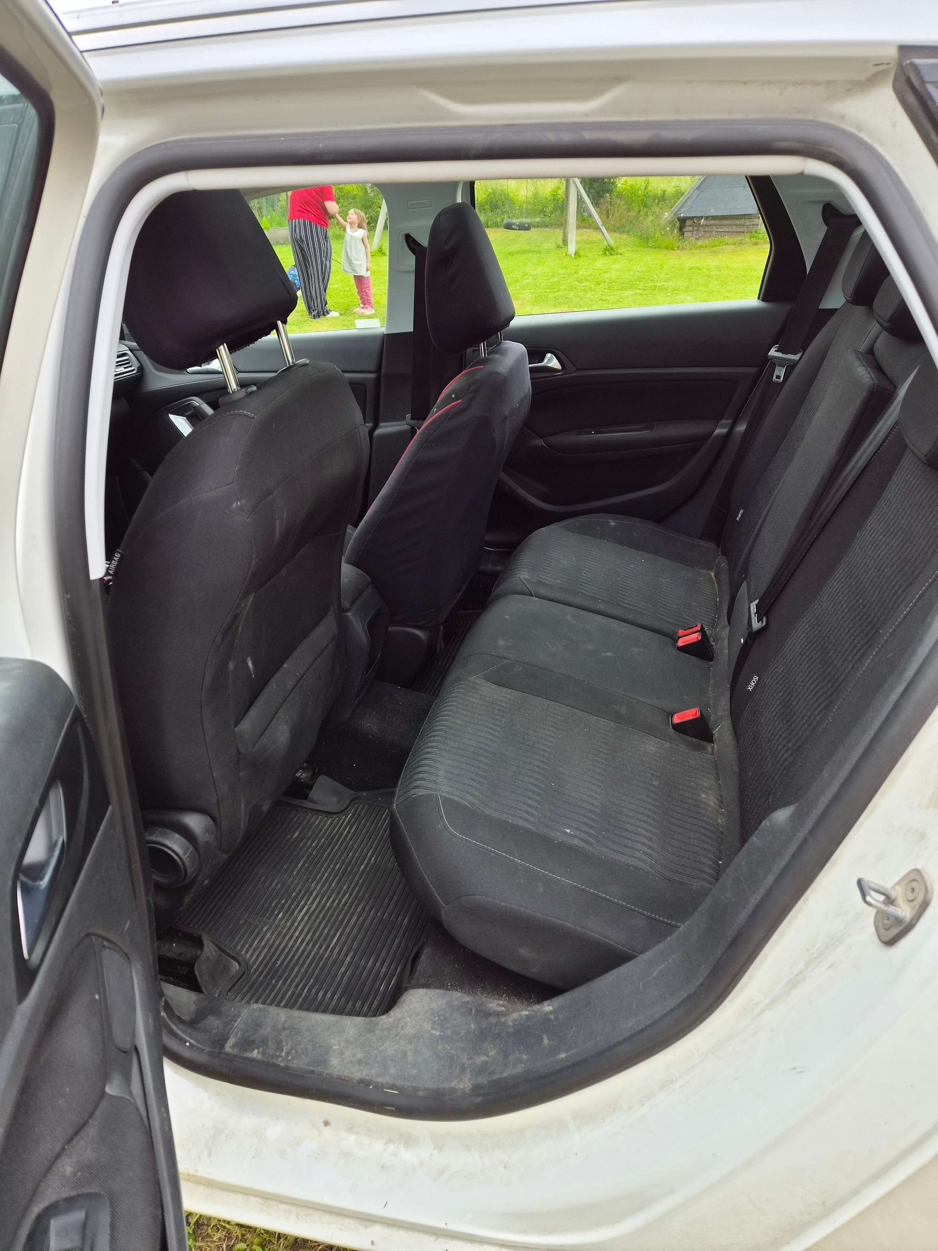 Peugeot 308 SW 1.6 e-HDi 115 FAP Manuell 2014, bild 6/9