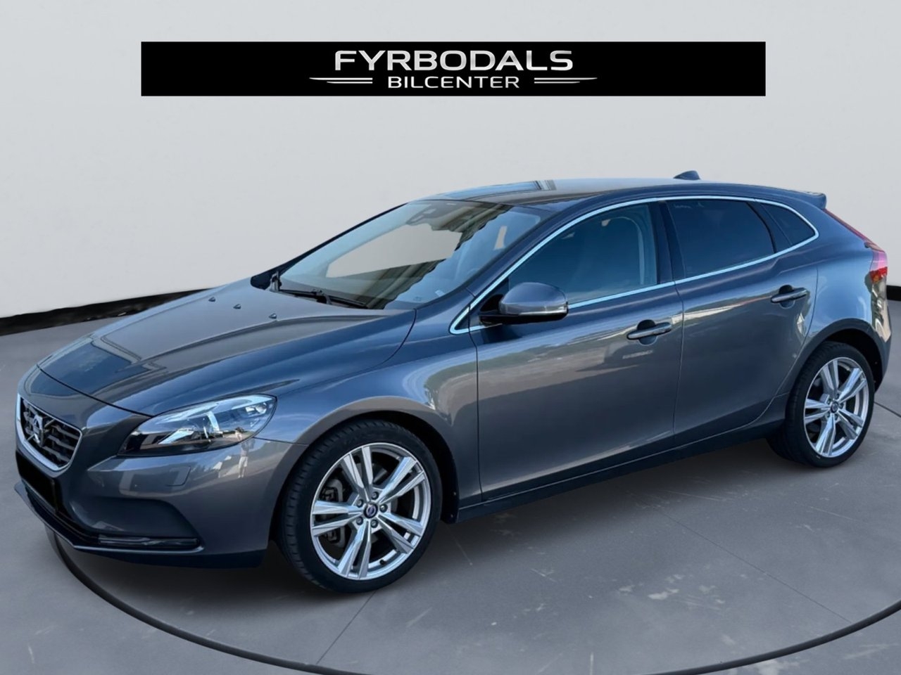 Volvo V40 2013, kuva 2/38
