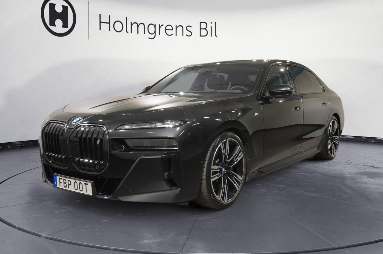 BMW i7