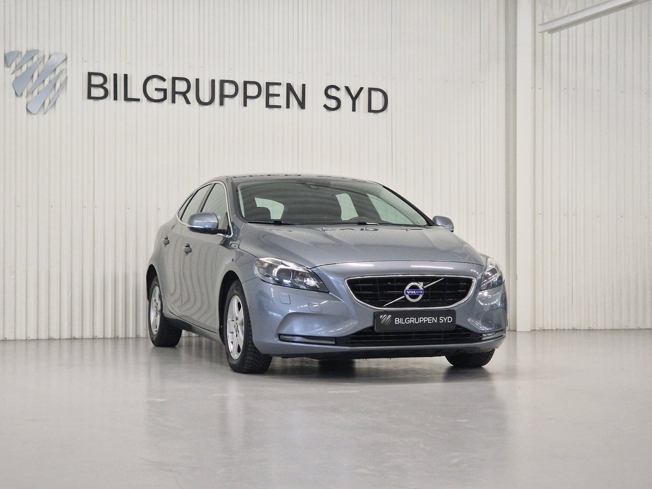 Volvo V40 D2 Momentum 2015, photo 4/20