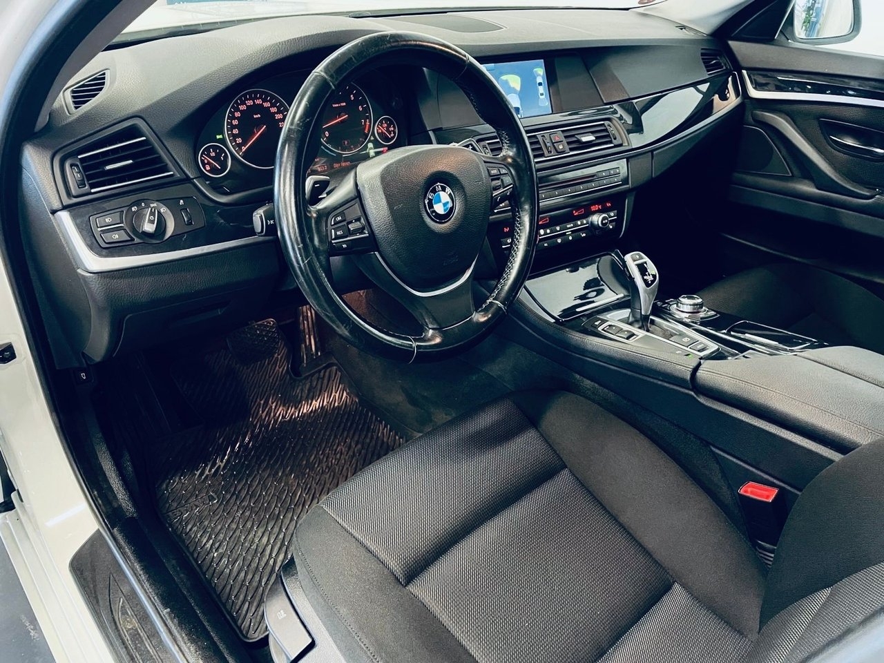 BMW 523 2011, bild 6/10