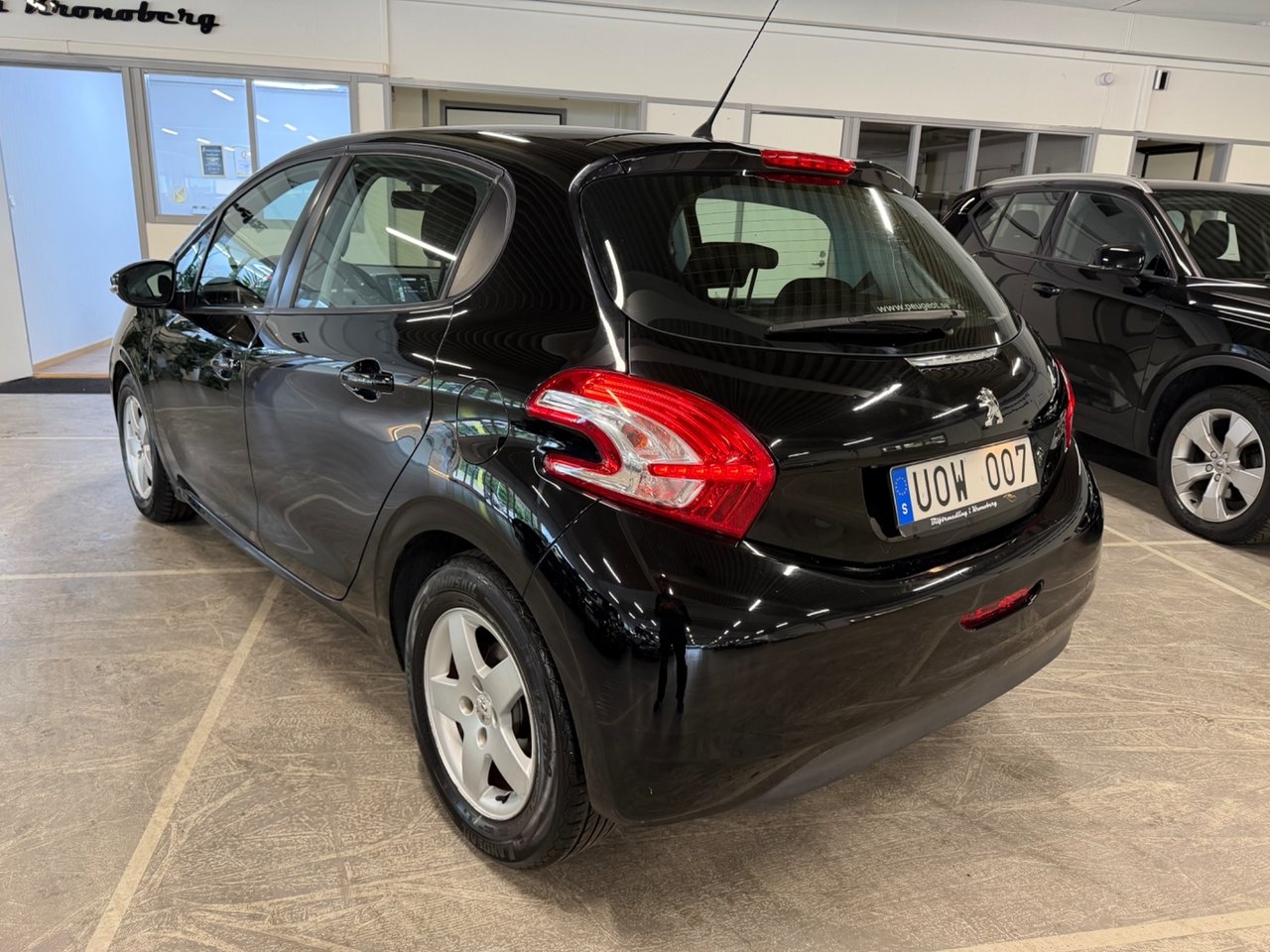 Peugeot 208 5-dörrar 1.4 VTi 2012, bild 4/15