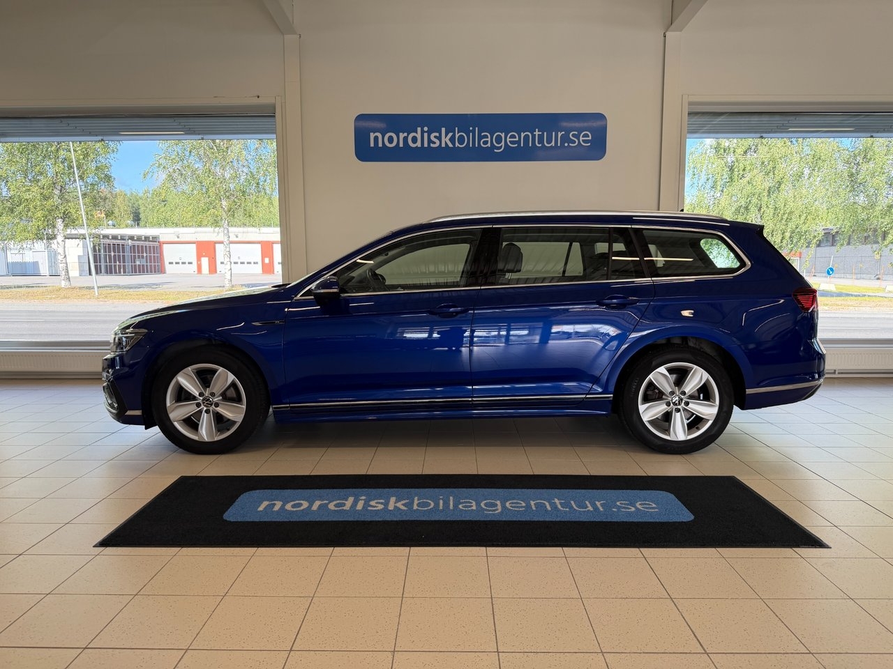 Volkswagen Passat 2023, bild 2/19